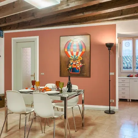 Portelle Da Barbara - Private Parking&bike Storage Iseo