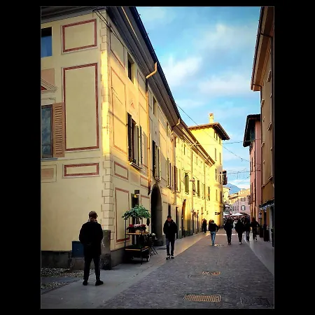 Portelle With Private Parking And Bike Storage Daire Iseo